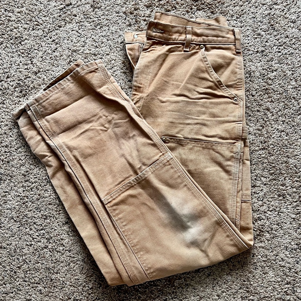 Carhartt vintage distressed high waisted work wear pants. Size 34x34.